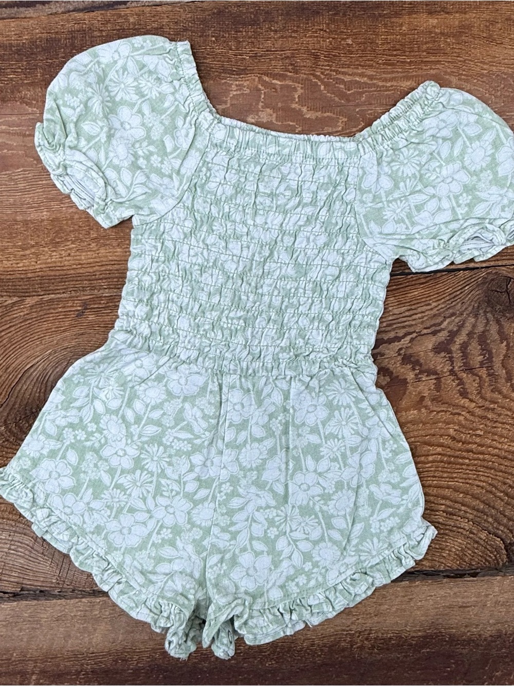Vince Camuto Green Floral Smocked Romper